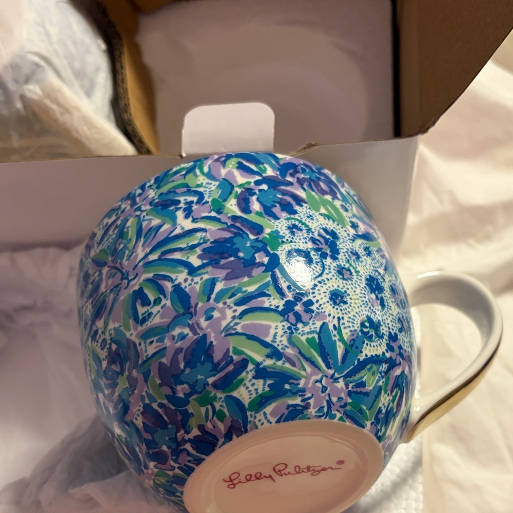 Brand New in Box Set of 2 Lilly Pulitzer Blue, Green, Purple Floral Mug Set - Picture 3 of 4